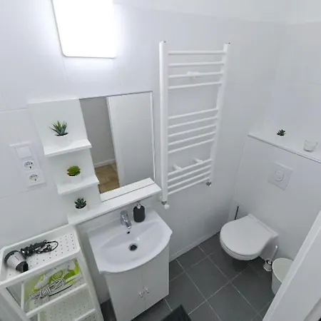 2 Bedroom Flat In Damjanich Str., Hirsch * Budapešť