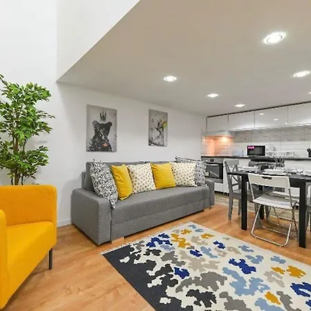 2 Bedroom Flat In Damjanich Str., Hirsch Apartmán