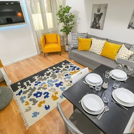 2 Bedroom Flat In Damjanich Str., Hirsch Apartmán *