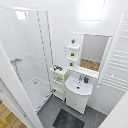 2 Bedroom Flat In Damjanich Str., Hirsch * Budapešť