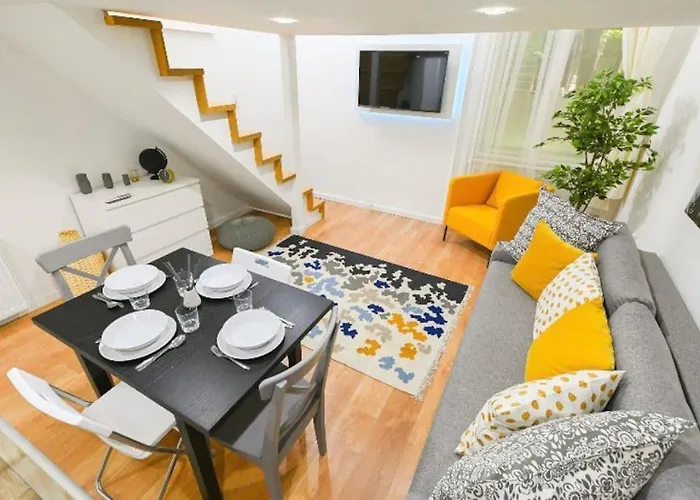 아파트 2 Bedroom Flat In Damjanich Str., Hirsch