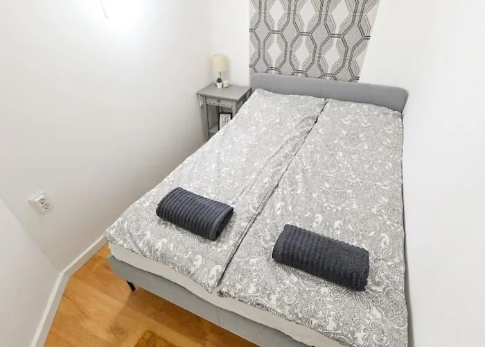 아파트 2 Bedroom Flat In Damjanich Str., Hirsch