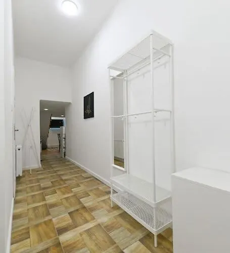 아파트 2 Bedroom Flat In Damjanich Str., Hirsch *